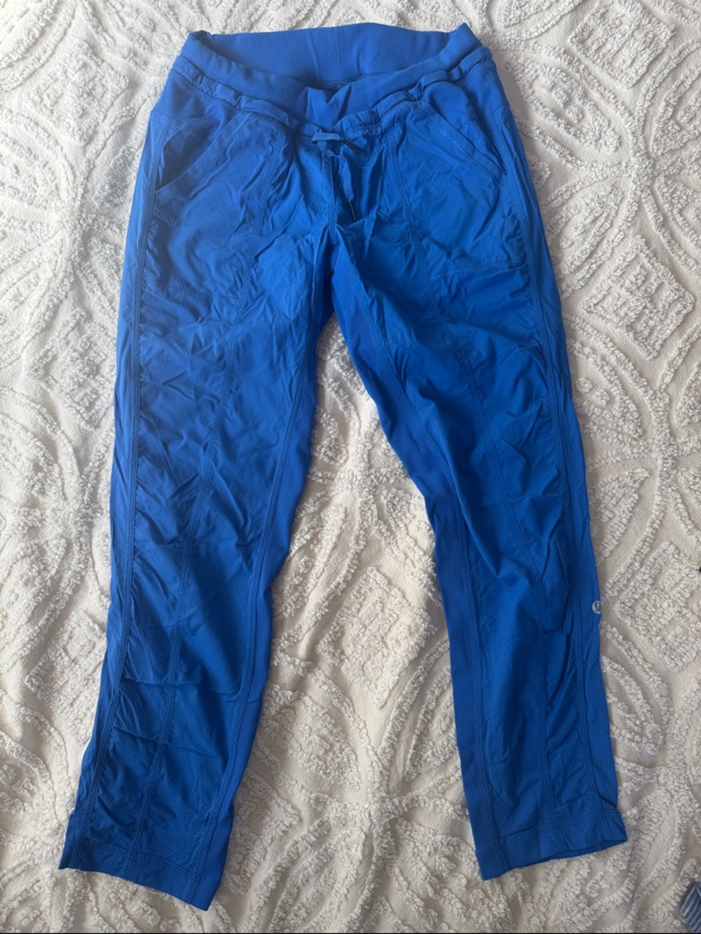 lululemon athletica Women's Cropped Athletic Pants in Royal Blue size 8